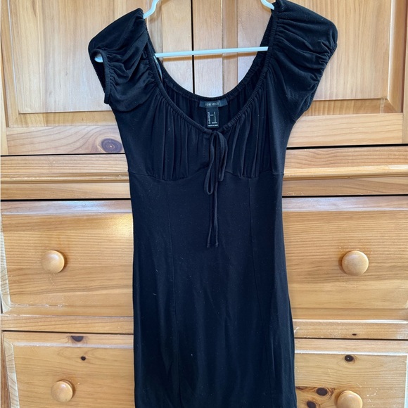 Black Short Sleeve Dress - Picture 1 of 2